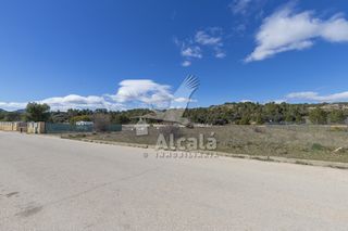Finca rústica a Trillo. Excelente parcela en trillo con una ubicacion inmejorable