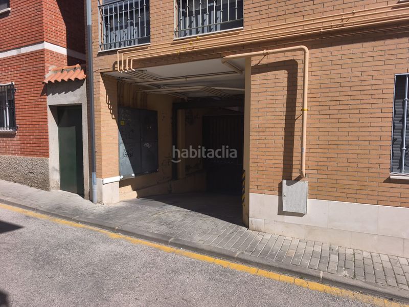 Foto 2b807cfc-6382-43f2-aa28-96e9bce3a227. Aparcament cotxe a Camarma de Esteruelas