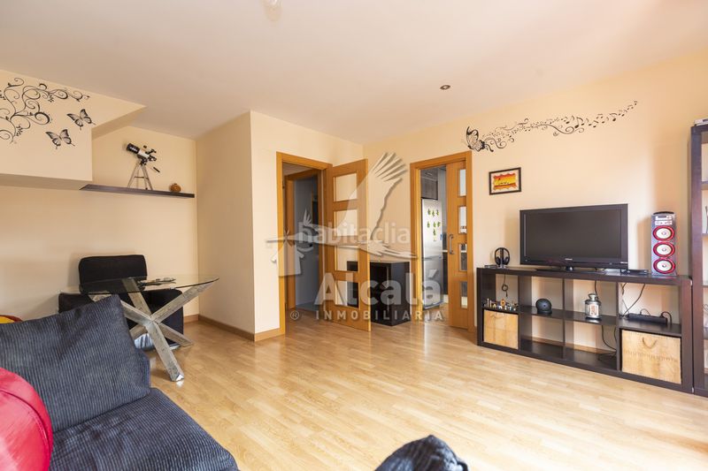 Foto 1d288038-94ff-43c1-8bd5-74ba689bc27f. Pis amb calefacció aparcament a Chiloeches