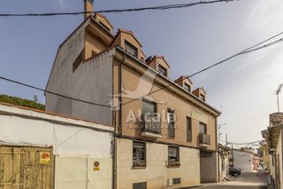 Etagenwohnung in Chiloeches. Exclusivo duplex seminuevo en el centro de chiloeches