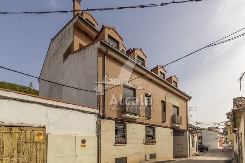 Foto 4e09bf5e-081d-4888-b988-93f28e39c588. Pis amb calefacció aparcament a Chiloeches