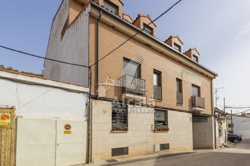 Foto 5223029f-e03c-4f47-a065-7ef5fccde4f0. Pis amb calefacció aparcament a Chiloeches