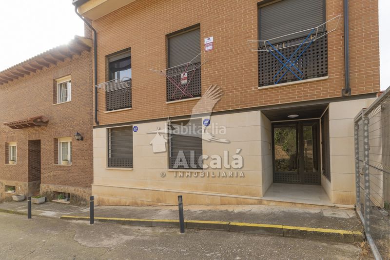 Foto 53b1d8fc-4615-4bfb-aeed-f8219b682f6d. Pis amb calefacció aparcament a Chiloeches