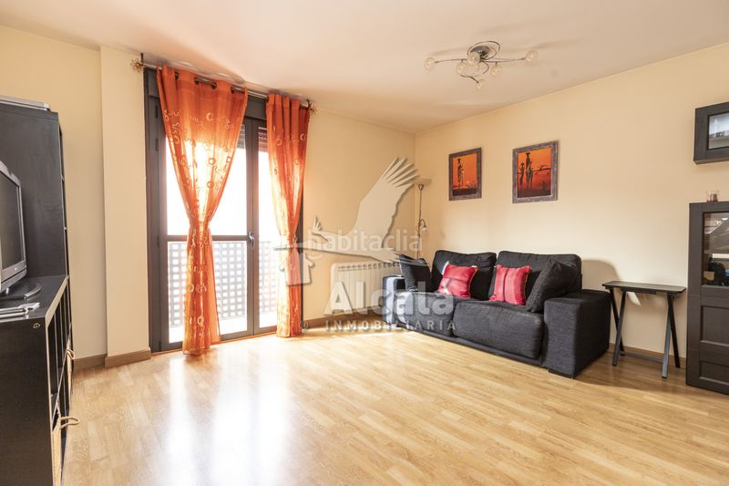 Foto 9f947f11-99a3-4e43-8460-af7fb58d2574. Pis amb calefacció aparcament a Chiloeches