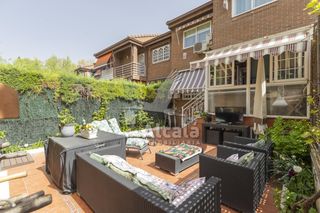 Maison jumelée à Ambite. Chalet adosado junto a la estación de renfe alcalá de henares