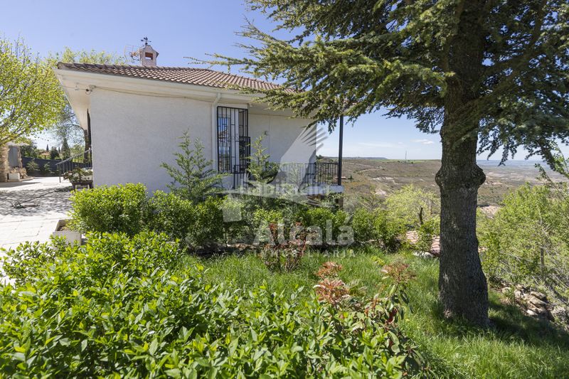 Foto a9ddafbd-8bd7-46ac-bbf9-d1d0611b19bb. Casa amb calefacció aparcament a Trijueque