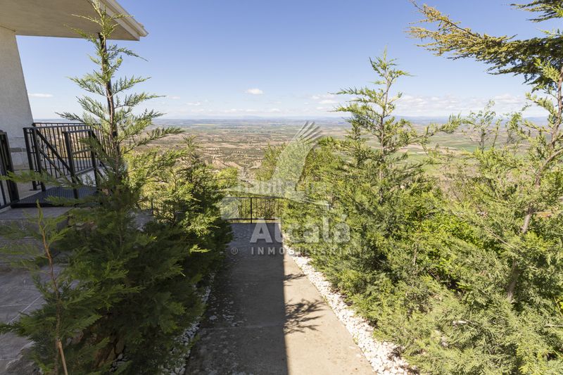 Foto e60fde23-0374-4c5e-bceb-471cf75f22fc. Casa amb calefacció aparcament a Trijueque