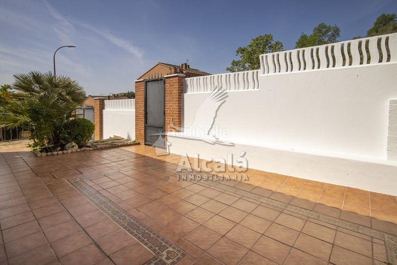 Foto 034ac10c-4028-47a3-9118-2d7fbbc28a2f. Casa amb calefacció aparcament a Santorcaz