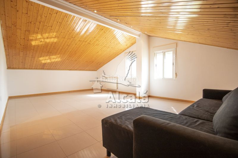 Foto 2ef1e25e-55e9-4872-8bae-00b92ab49647. Casa amb calefacció aparcament a Santorcaz