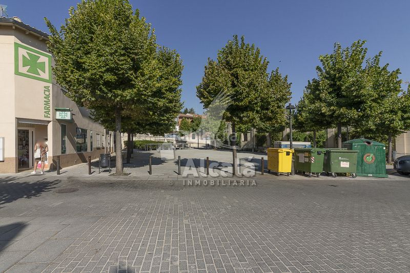 Foto 3c76fa73-1495-4765-a7f9-91a078563a97. Casa amb calefacció aparcament a Santorcaz