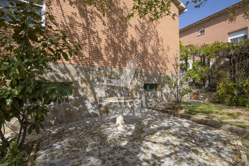 Foto 3f7934ce-f7e4-481c-96a1-6979086b14b8. Casa amb calefacció aparcament a Santorcaz