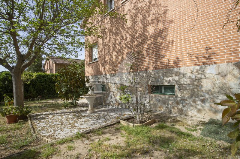 Foto 439b7b44-fdf4-4db2-9777-d62e0eec2dba. Casa amb calefacció aparcament a Santorcaz