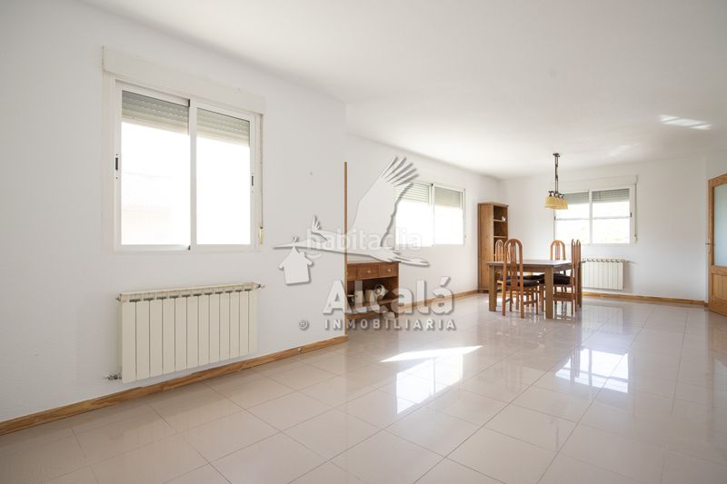 Foto 7cb196a7-ace2-4bf4-82f3-94394472c684. Casa amb calefacció aparcament a Santorcaz