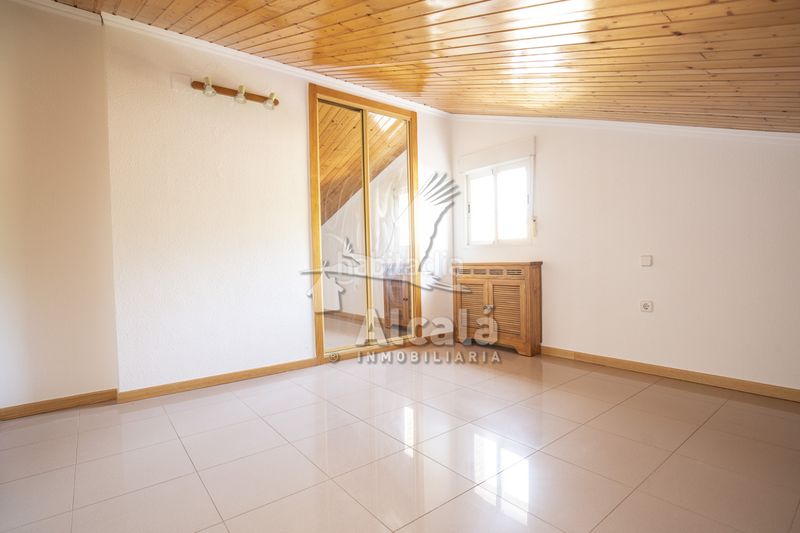 Foto 87239bae-fc09-4e2c-a0e4-4a80b181d07f. Casa amb calefacció aparcament a Santorcaz