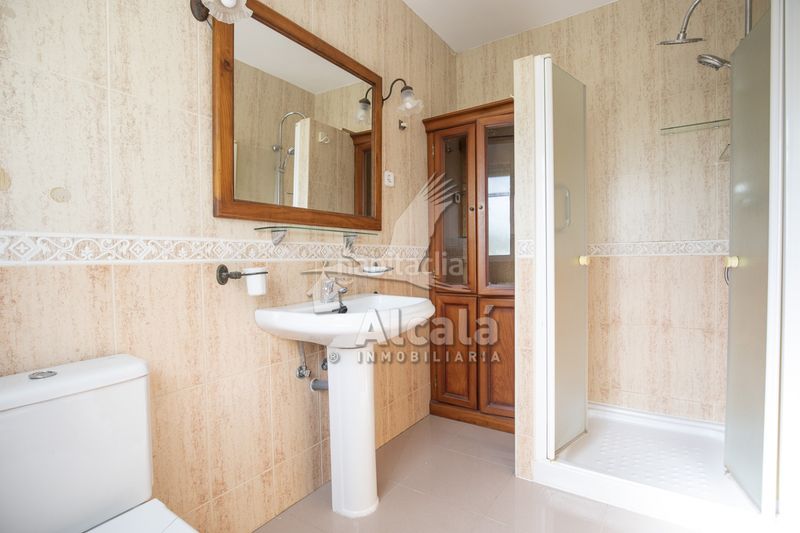 Foto c744cedf-2790-48b8-9d30-9659851376a9. Casa amb calefacció aparcament a Santorcaz