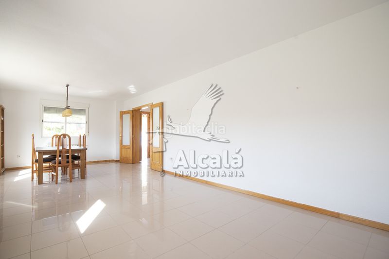 Foto e18e000b-c00a-417a-a519-e81c1d5671ef. Casa amb calefacció aparcament a Santorcaz