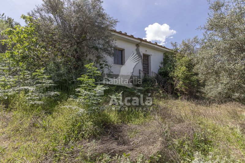Foto 0b8c29e9-2fef-4020-b75f-a27ffec039e1. Casa amb calefacció aparcament piscina a Valverde de Alcalá