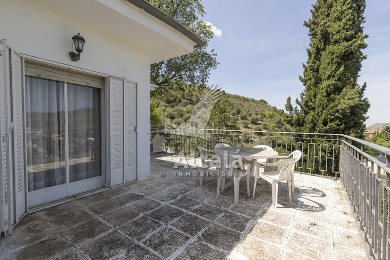 Foto 18177eeb-baf4-4150-ad04-f5ed9fea7561. Casa amb calefacció aparcament piscina a Valverde de Alcalá