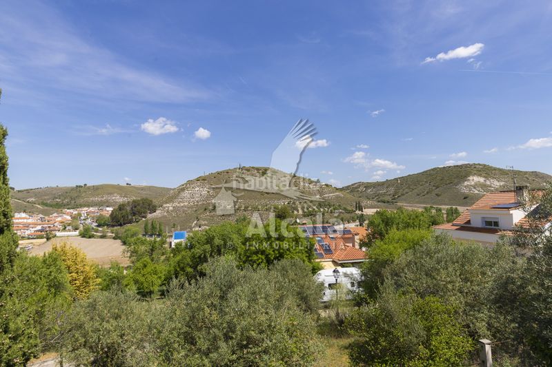 Foto 531c11fc-5dcd-4628-ae98-af8bb786bac5. Casa amb calefacció aparcament piscina a Valverde de Alcalá