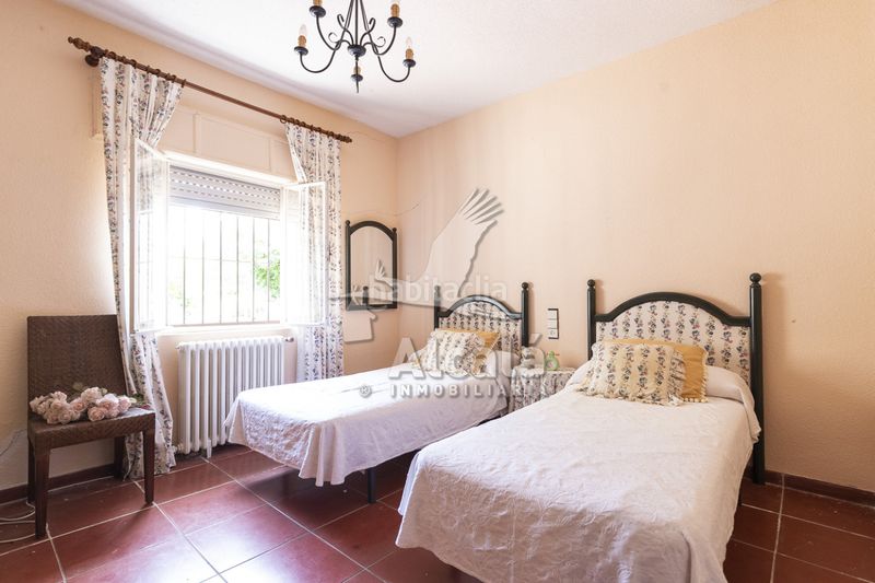 Foto b3137628-54d4-4b78-919f-15abe7c58c8b. Casa amb calefacció aparcament piscina a Valverde de Alcalá