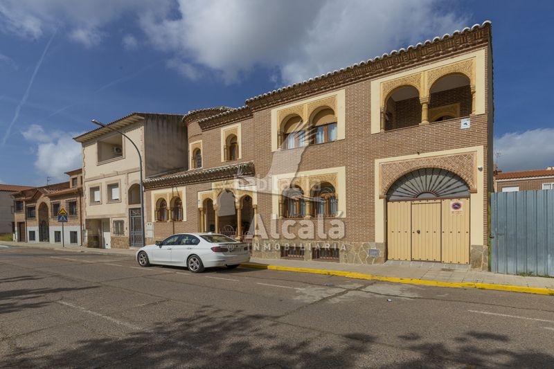 Foto 5ceb9428-005f-4db9-9699-03435b7c3bab. Casa adossada amb calefacció aparcament a Torrijos