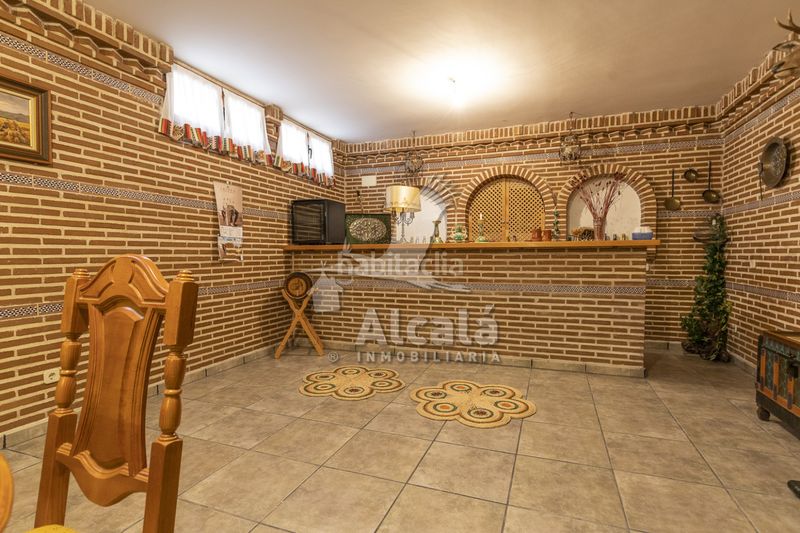 Foto 95d1e6f9-c844-4f54-95c5-54c384b1e289. Casa adossada amb calefacció aparcament a Torrijos