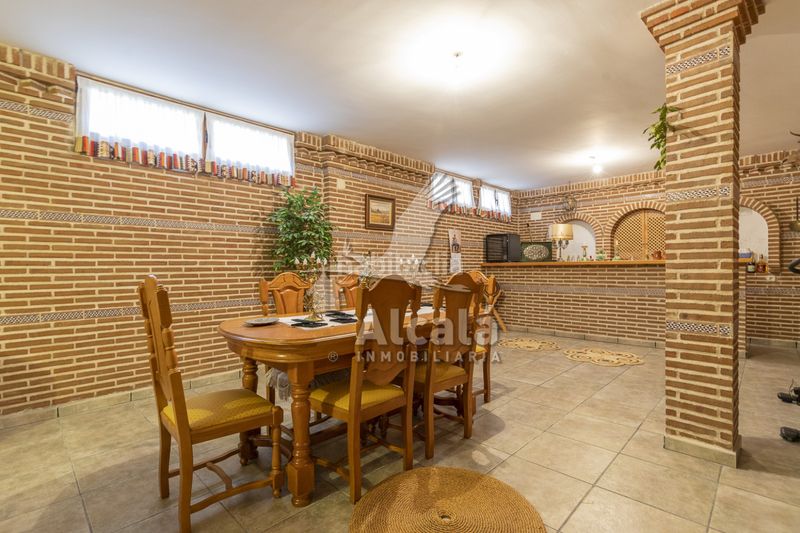 Foto 9b0e2324-3d7b-41e5-84ec-34c2c74588ed. Casa adossada amb calefacció aparcament a Torrijos