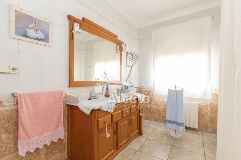 Foto a0ad812f-6059-4f43-af93-b48c0b47edb1. Casa adossada amb calefacció aparcament a Torrijos