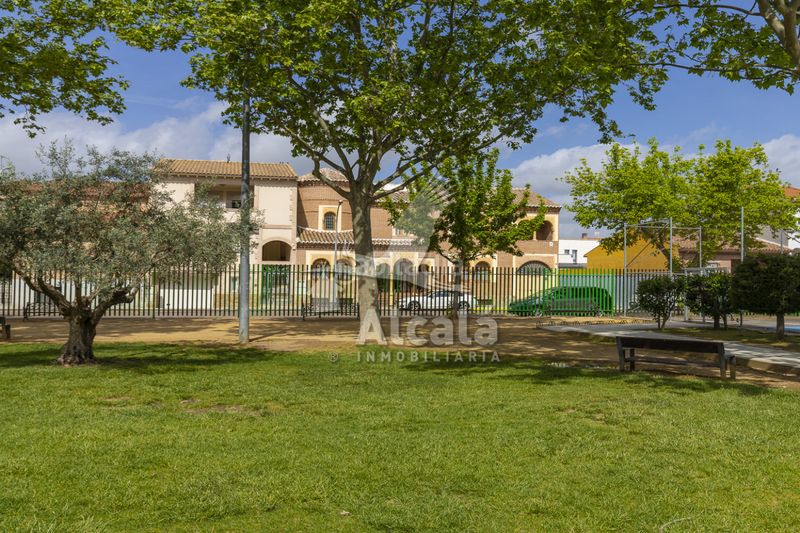 Foto c3321846-2f3b-4fa0-b60e-cfb521ac0732. Casa adossada amb calefacció aparcament a Torrijos