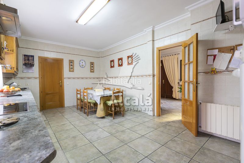Foto e7d85484-3f7e-4c09-87e4-175e69a6a26d. Casa adossada amb calefacció aparcament a Torrijos