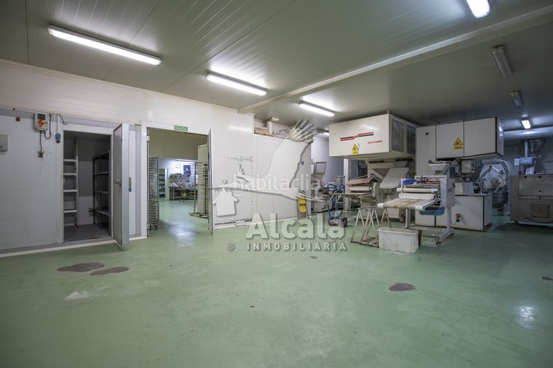 Foto 1b427c03-dba3-4b14-9820-abfe807d92c9. Nau industrial a Alovera
