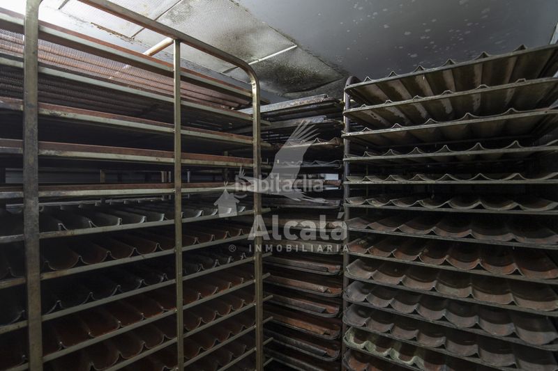 Foto 5b3c4de8-b506-49b2-ba6f-a1105c18a96d. Nau industrial a Alovera