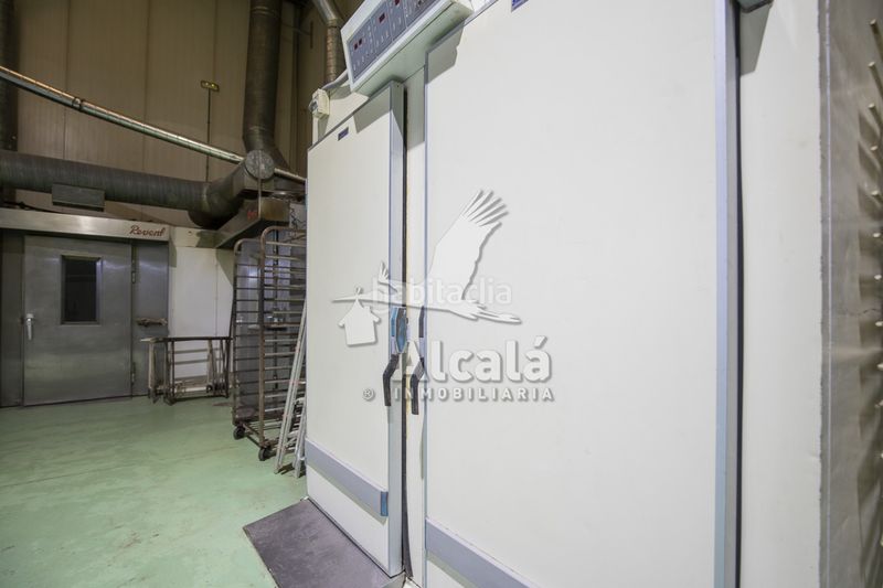 Foto 6950b1ad-1f32-4351-9afd-856b4f522902. Nau industrial a Alovera