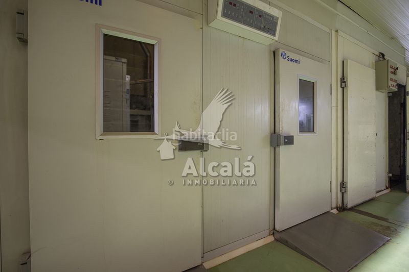 Foto 7effed64-8a15-452b-87ac-d55c46f296a0. Nau industrial a Alovera