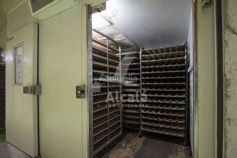Foto 88970f32-e5cb-49e2-8b84-60cf48a8c748. Nau industrial a Alovera