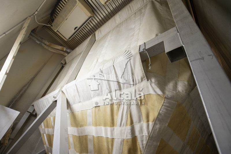 Foto 9813d225-2b69-4eaf-a403-7776e20243fb. Nau industrial a Alovera