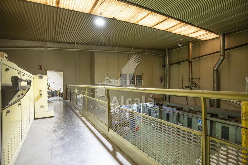 Foto 9b05ae1c-b2a9-4fe5-8161-43aeeb2b311d. Nau industrial a Alovera