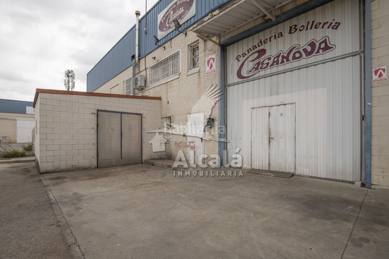 Foto d1bfa780-8693-4838-8acf-3bd91a74b4a3. Nau industrial a Alovera