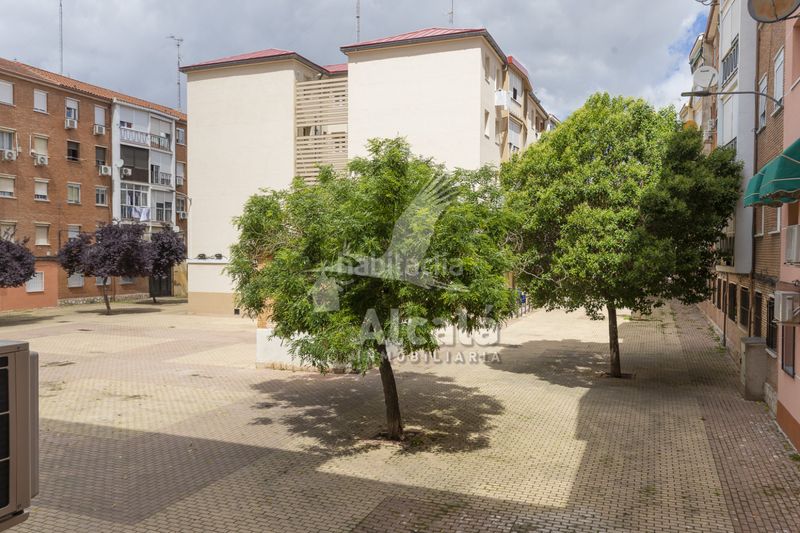 Foto a949a77b-5812-4e02-97e8-d4eefcef6a91. Pis amb calefacció a Huerta de la Reina - Trassierra Córdoba