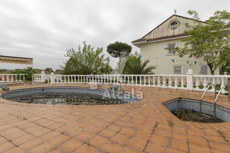Foto a82c45ba-6e08-47ce-a709-75ef0d4fe6ec. Casa amb calefacció aparcament piscina a Galápagos