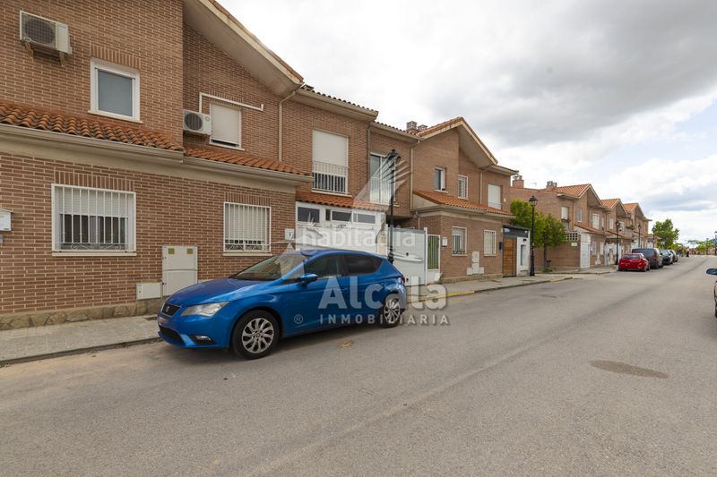 Foto 93ef7f6f-a998-4e0a-9e43-63371e7776a3. Casa adossada amb calefacció aparcament a Valdeavero
