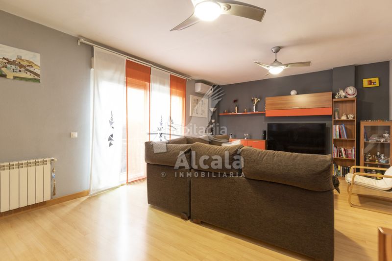 Foto a4993416-8a6b-484b-a86a-7e82f03920a0. Casa adossada amb calefacció aparcament a Valdeavero