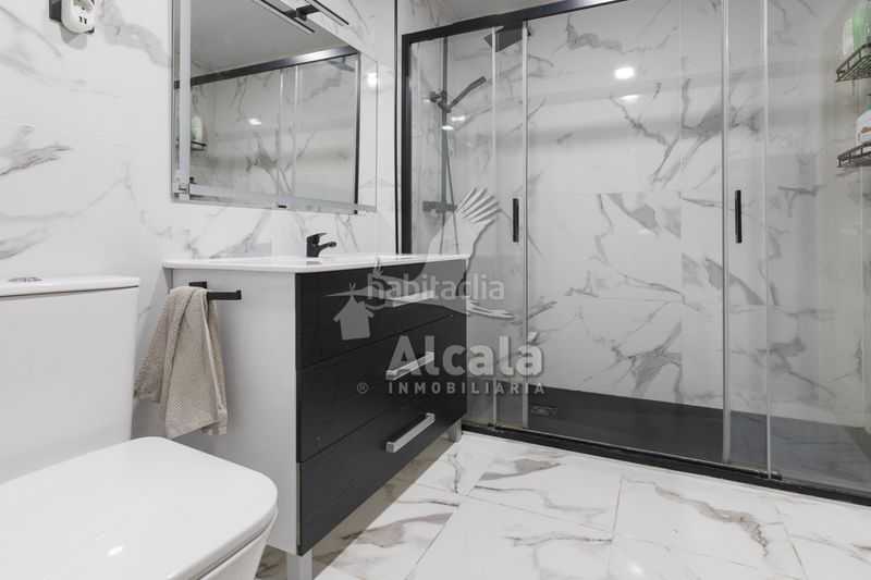Foto aafd6054-dcb5-4c1b-863a-f92f160b9c56. Casa adossada amb calefacció aparcament a Valdeavero