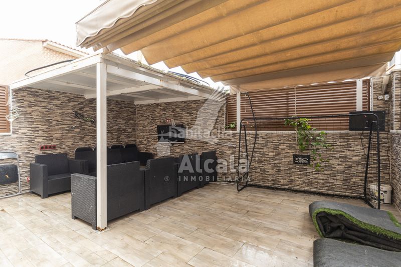 Foto bb8c4643-06fa-4fb1-b396-30709897d64e. Casa adossada amb calefacció aparcament a Valdeavero