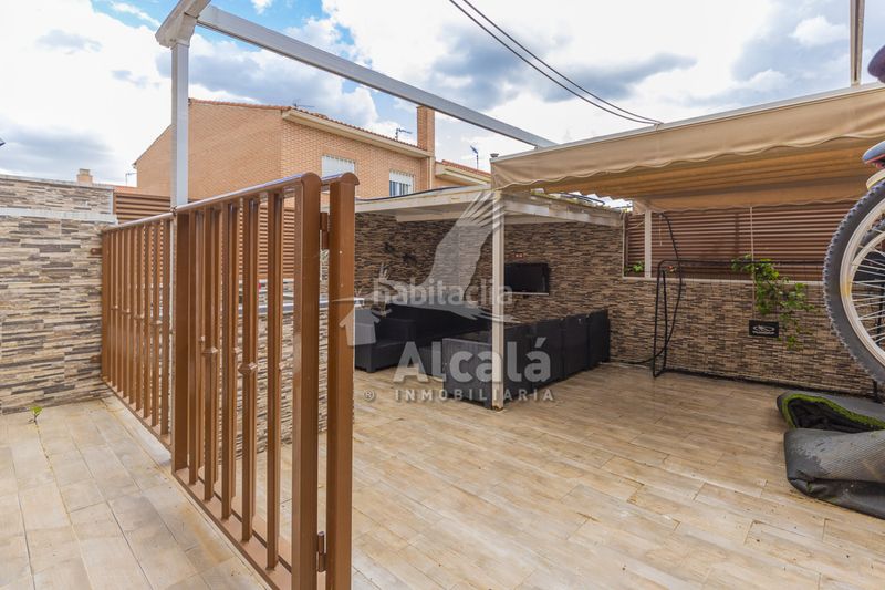 Foto e288ff22-de9c-4b59-baf7-6c8cbf80519d. Casa adossada amb calefacció aparcament a Valdeavero