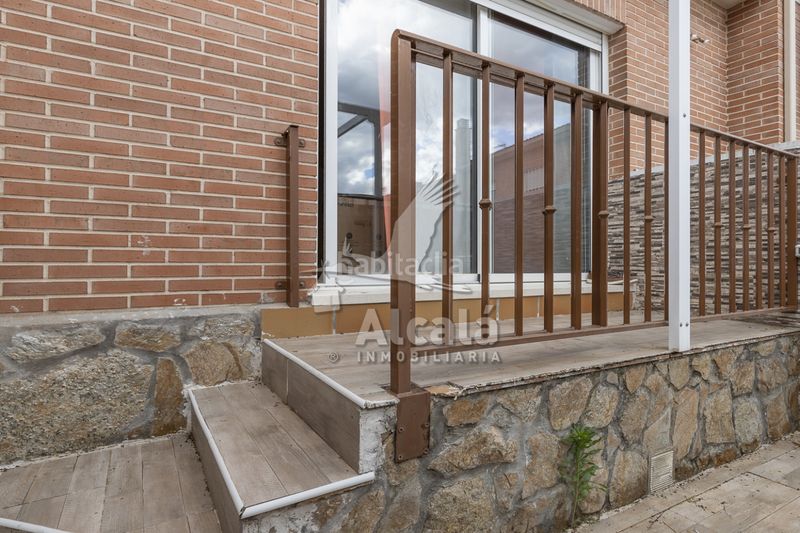 Foto eafe45b1-5c2c-4419-ad90-c56adbf741d8. Casa adossada amb calefacció aparcament a Valdeavero