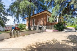 Casa en La Garena. Chalet independiente con parcela de 1000metros en alcala de hena