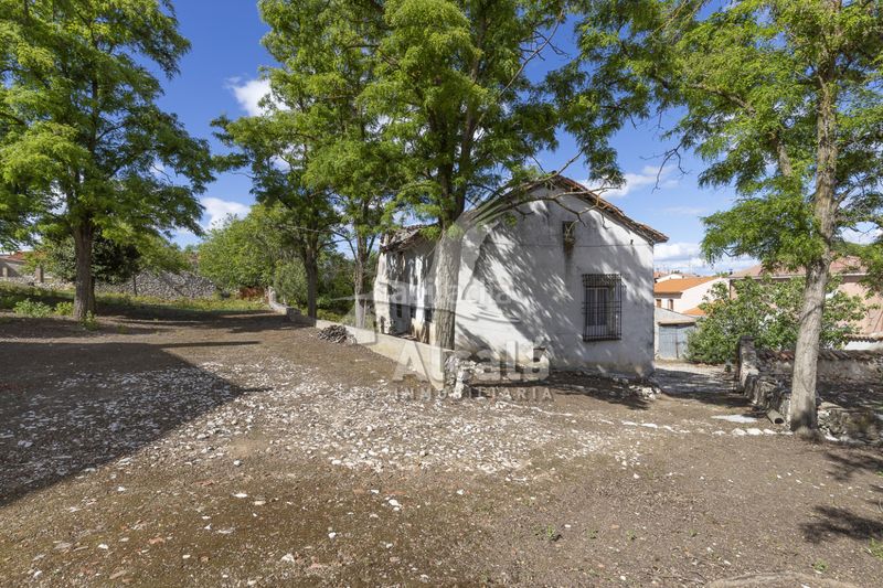 Foto 529284a4-756d-4298-a2ba-58e034fc7739. Finca rústica a Santorcaz