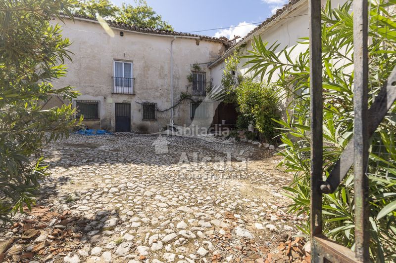 Foto cdacdb8e-d799-4f24-b89b-76f49f06a987. Finca rústica a Santorcaz