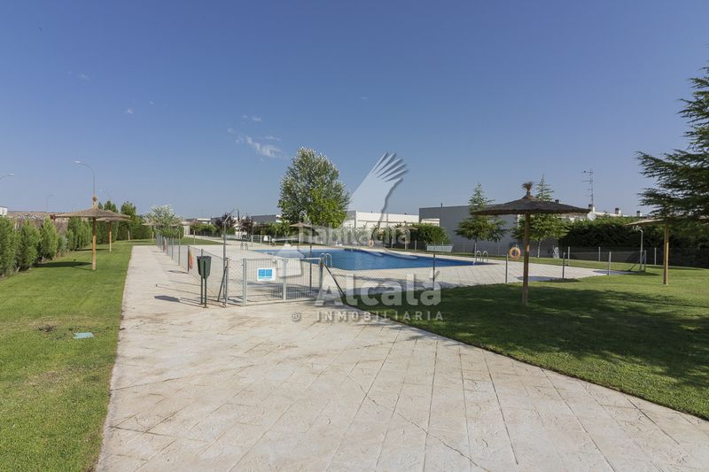 Foto d0e500c8-36ab-4dcd-be28-839bf3d7d6d7. Pis amb calefacció piscina a Loeches